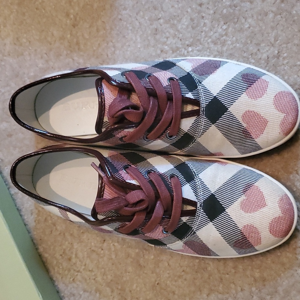 Burberry Heart Sneakers - Picture 2 of 8